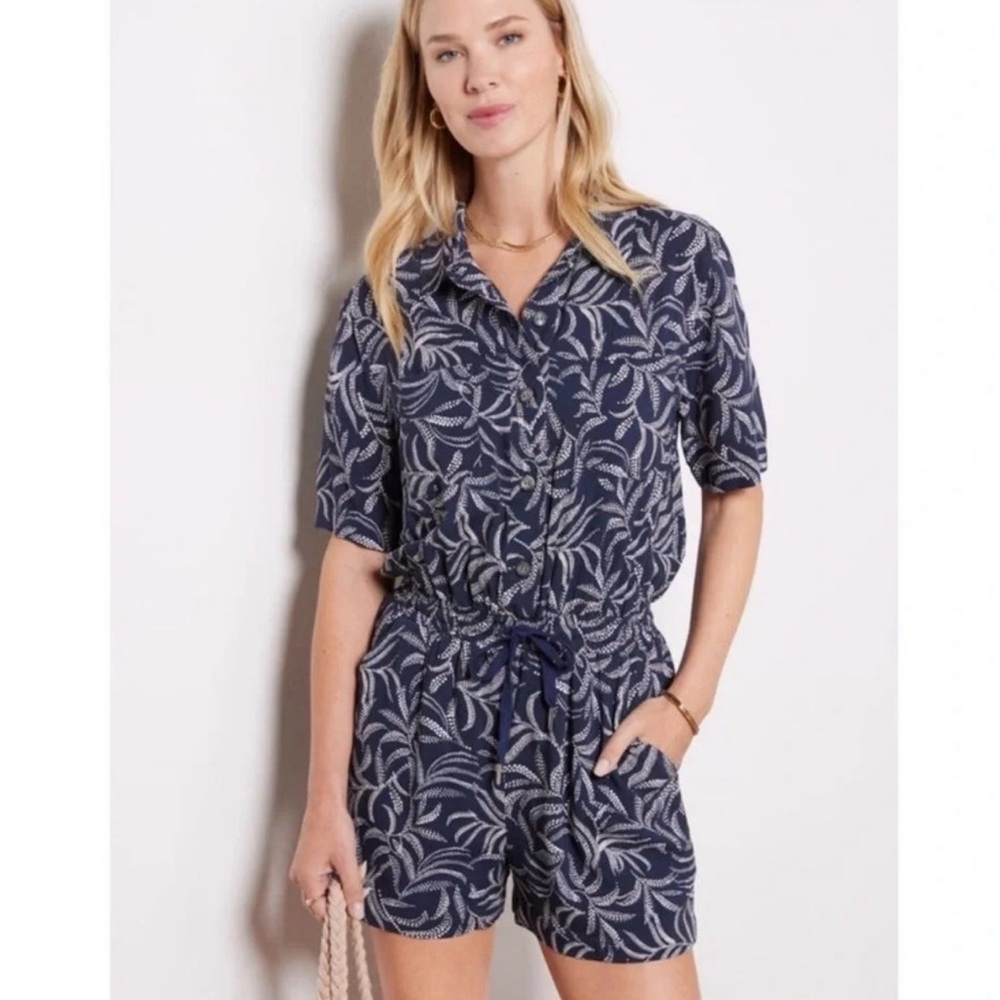 Evereve Ivy Tropical Floral Short Sleeve Button Front Romper Navy Cream S